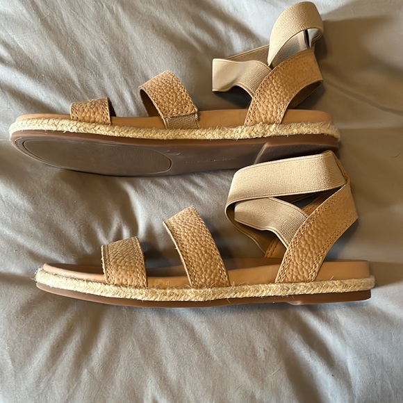 Lucky Brand sandals - Picture 2 of 4
